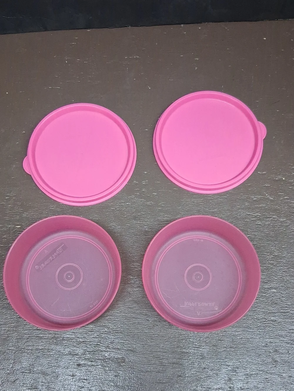 Tupperware 4 pc set, 7.25 Cup, 2 cup, & set 2 - 6 oz. containers‎